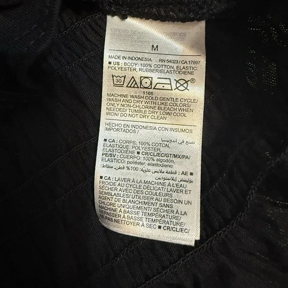 NWT Fitted Smocked Tank Top Medium Black Jack - Picture 4 of 4